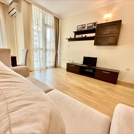 Apartment Menada *